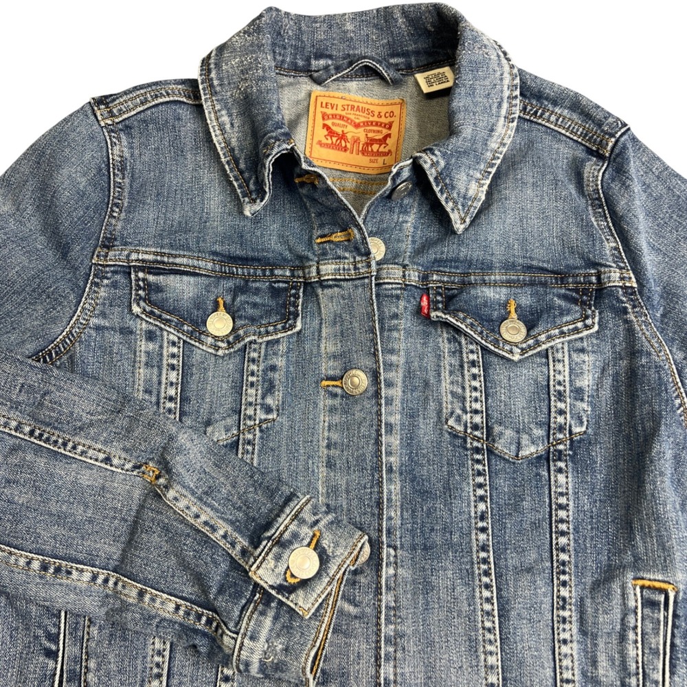 Levis Womens Medium Wash Denim Trucker Jacket Size L 29945-0020 Blue Stretch